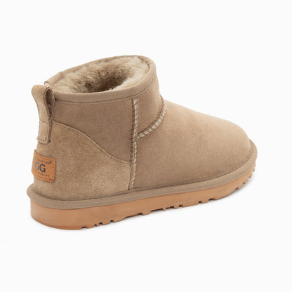 Ugg OZWEAR Classic Ultra Mini Boot (Water Resistant)