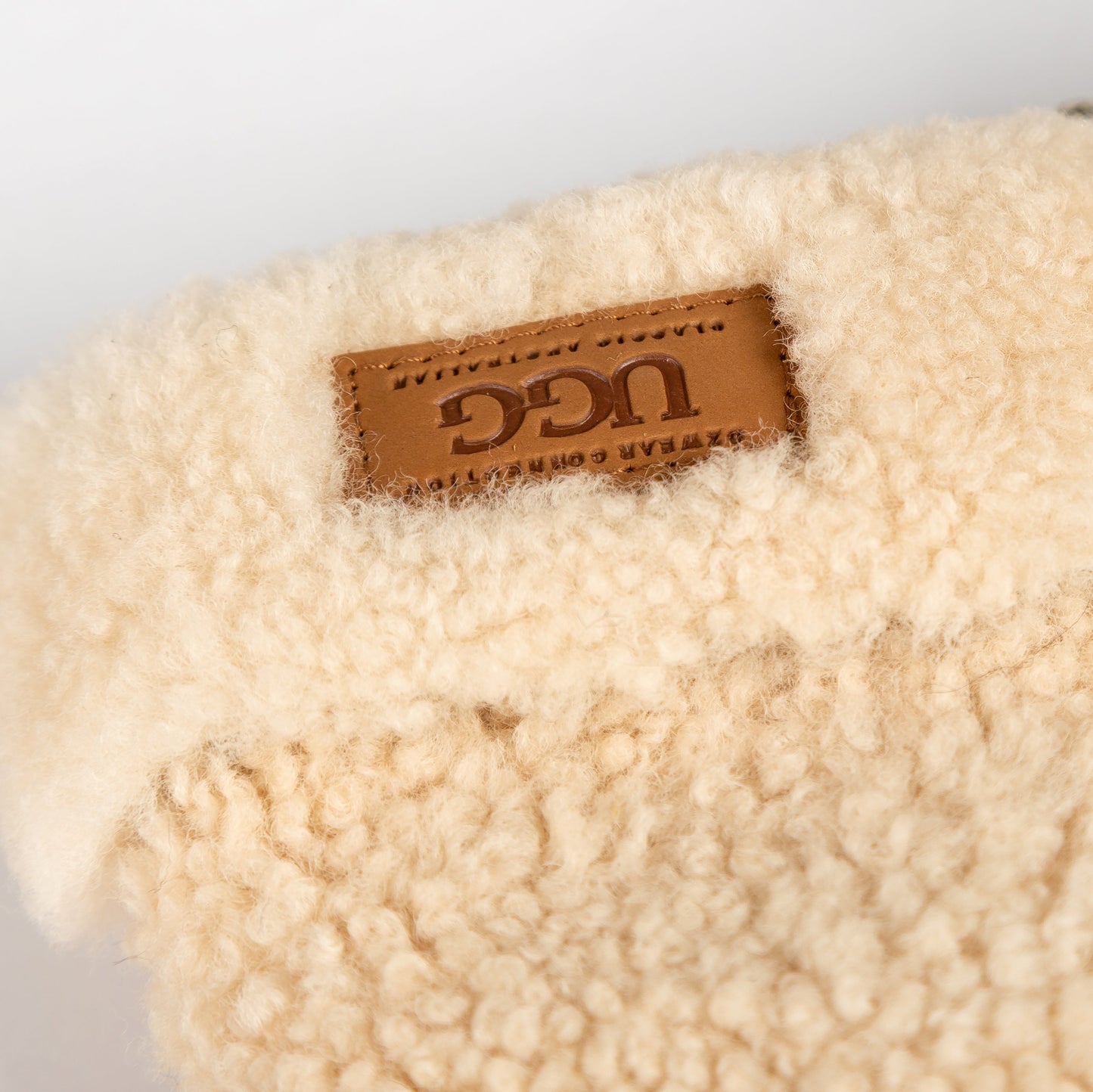 Ugg OZWEAR Kids Sheepskin Mittens